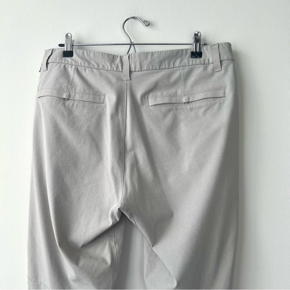 Lululemon Men’s Commission Slim-Fit Ventlight Pants Mojave Tan 34x27 - Picture 10 of 10